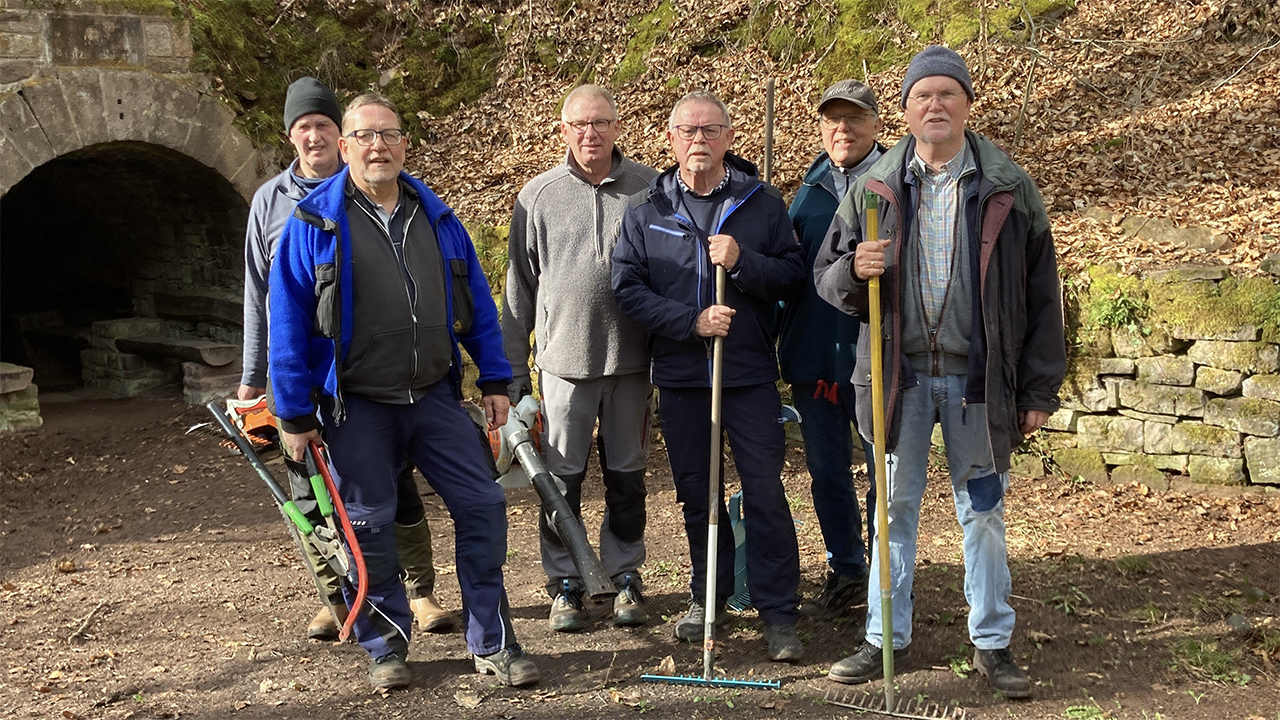 Eiskeller und Umfeld für die Saison vorbereitet